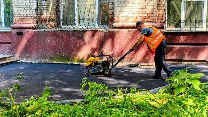 Новини Харкова: на Біблика відремонтували тротуар